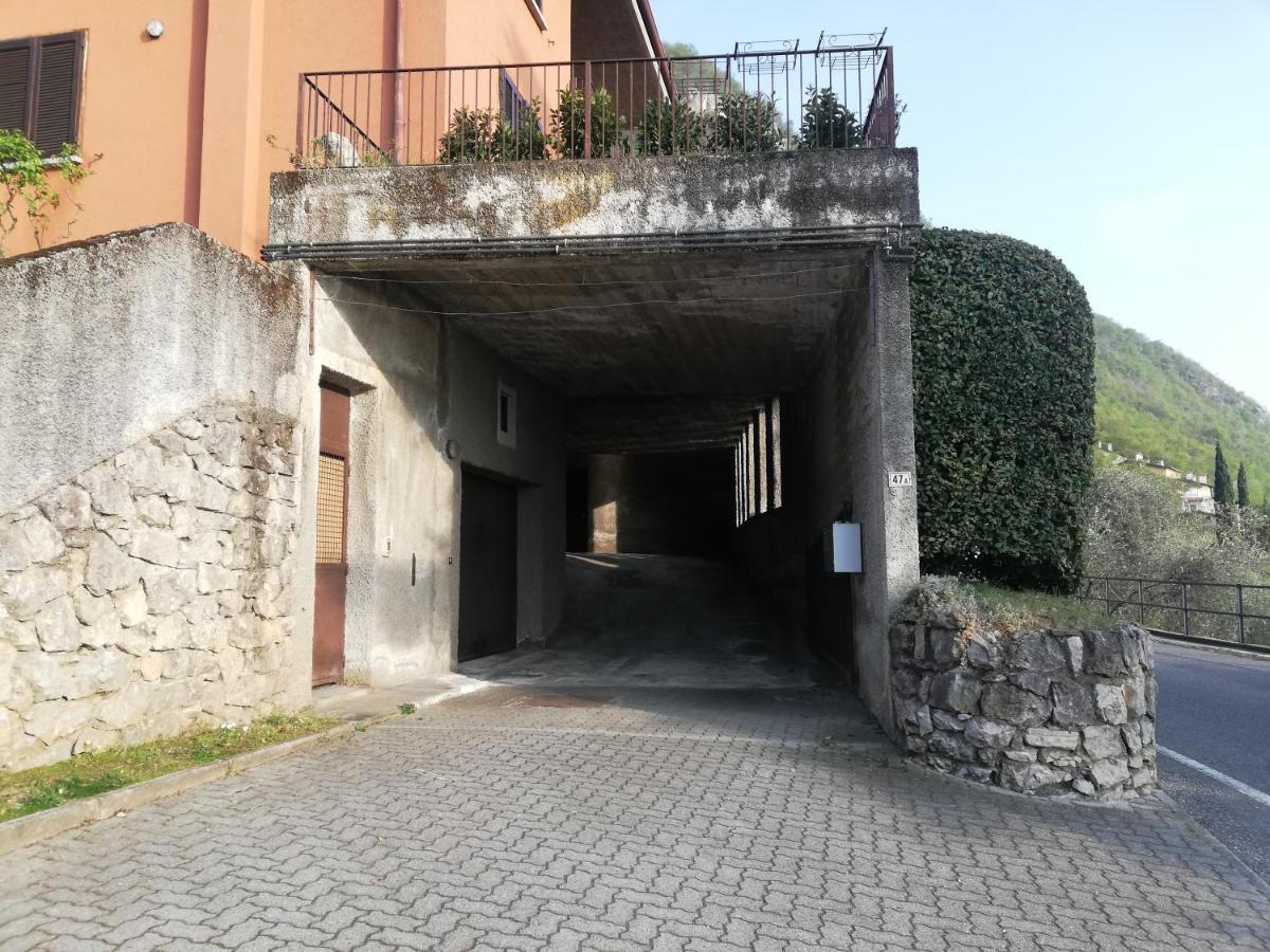 Dream Lake Panorama, Garage In The Center Of Varenna Bagian luar foto