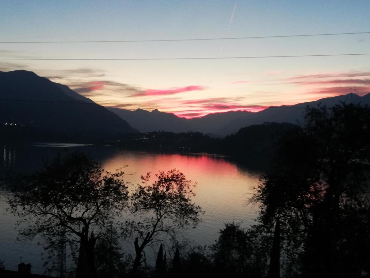 Dream Lake Panorama, Garage In The Center Of Varenna Bagian luar foto