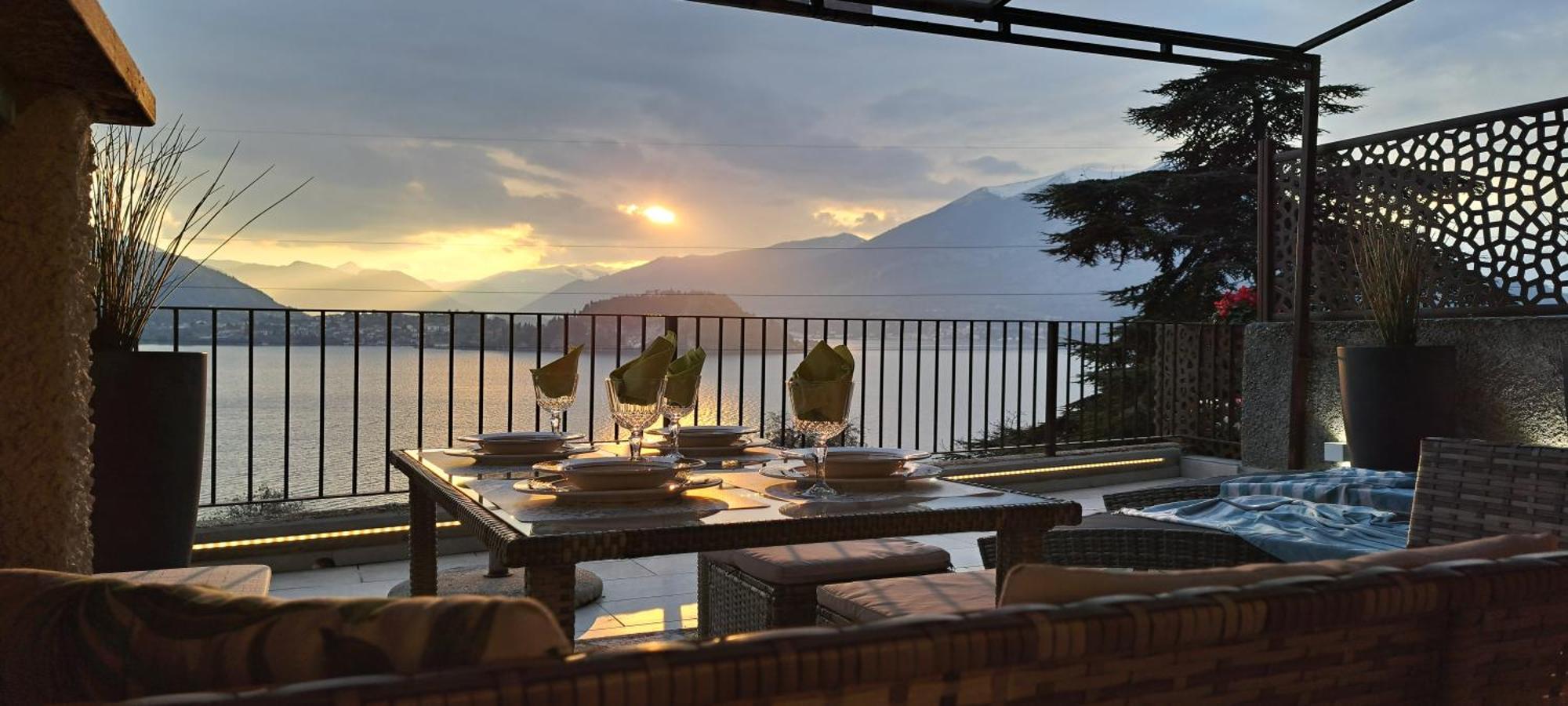 Dream Lake Panorama, Garage In The Center Of Varenna Bagian luar foto