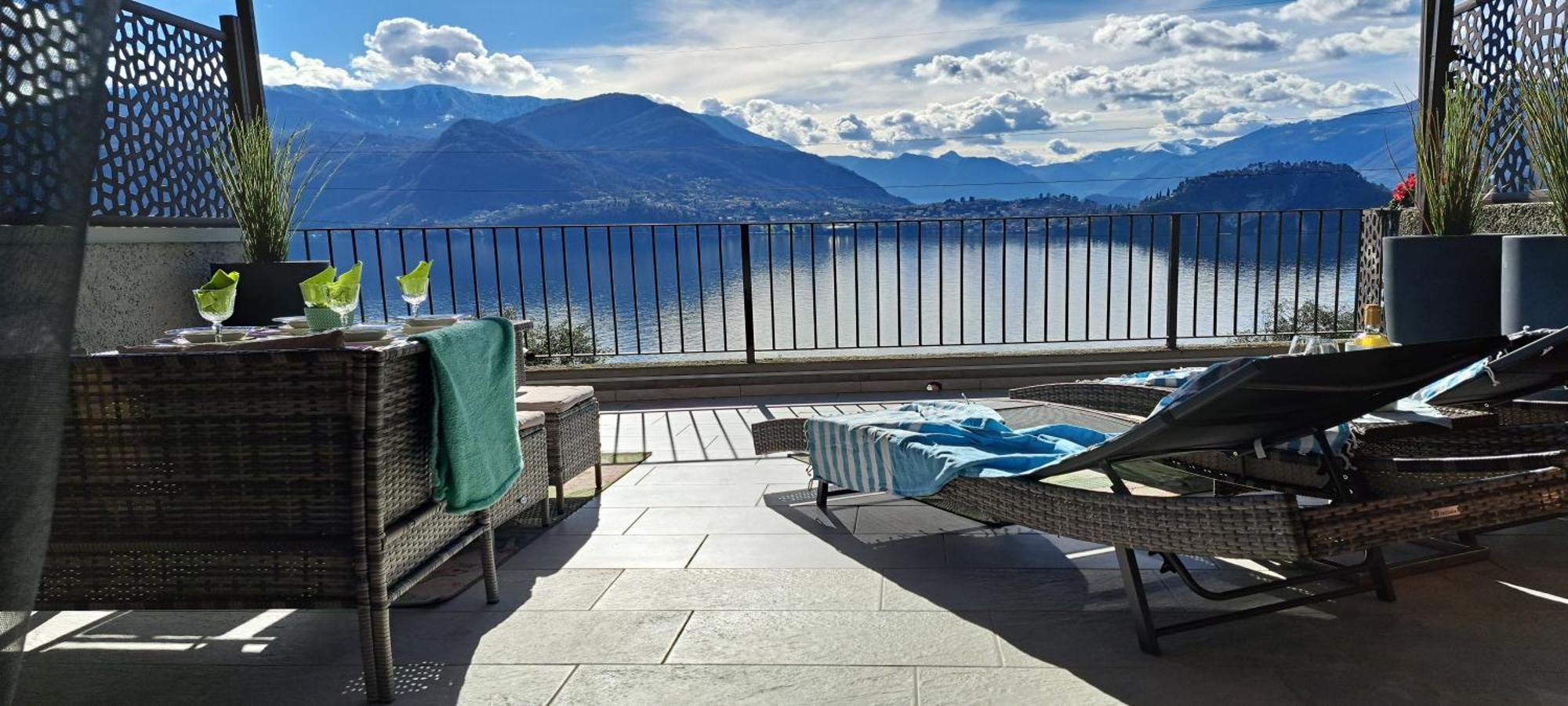 Dream Lake Panorama, Garage In The Center Of Varenna Bagian luar foto