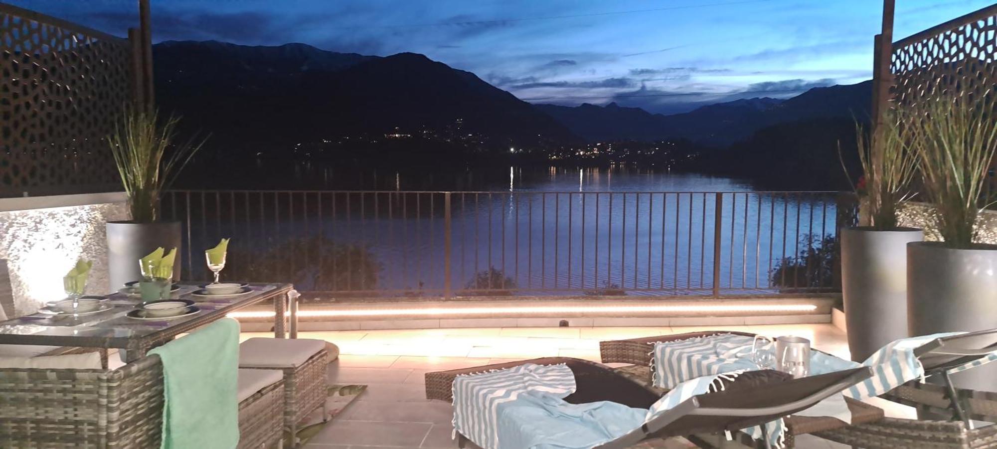 Dream Lake Panorama, Garage In The Center Of Varenna Bagian luar foto